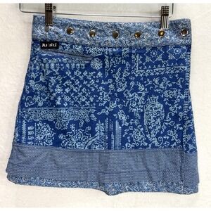 Moshiki Reversible Wrap Mini Skirt Adjustable Snap Waist Blue Paisley Print